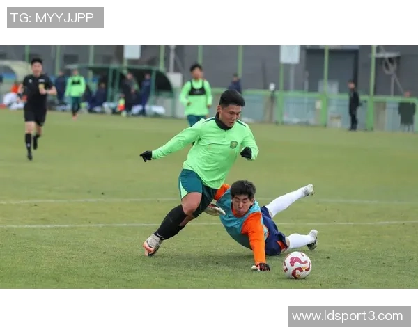 方昊长传单刀机会被铲失国安后场传球失误引发险情